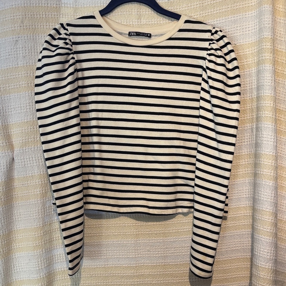 Zara Cream & Black Striped Puff Sleeve Top | Cropped Long Sleeve | Size Medium